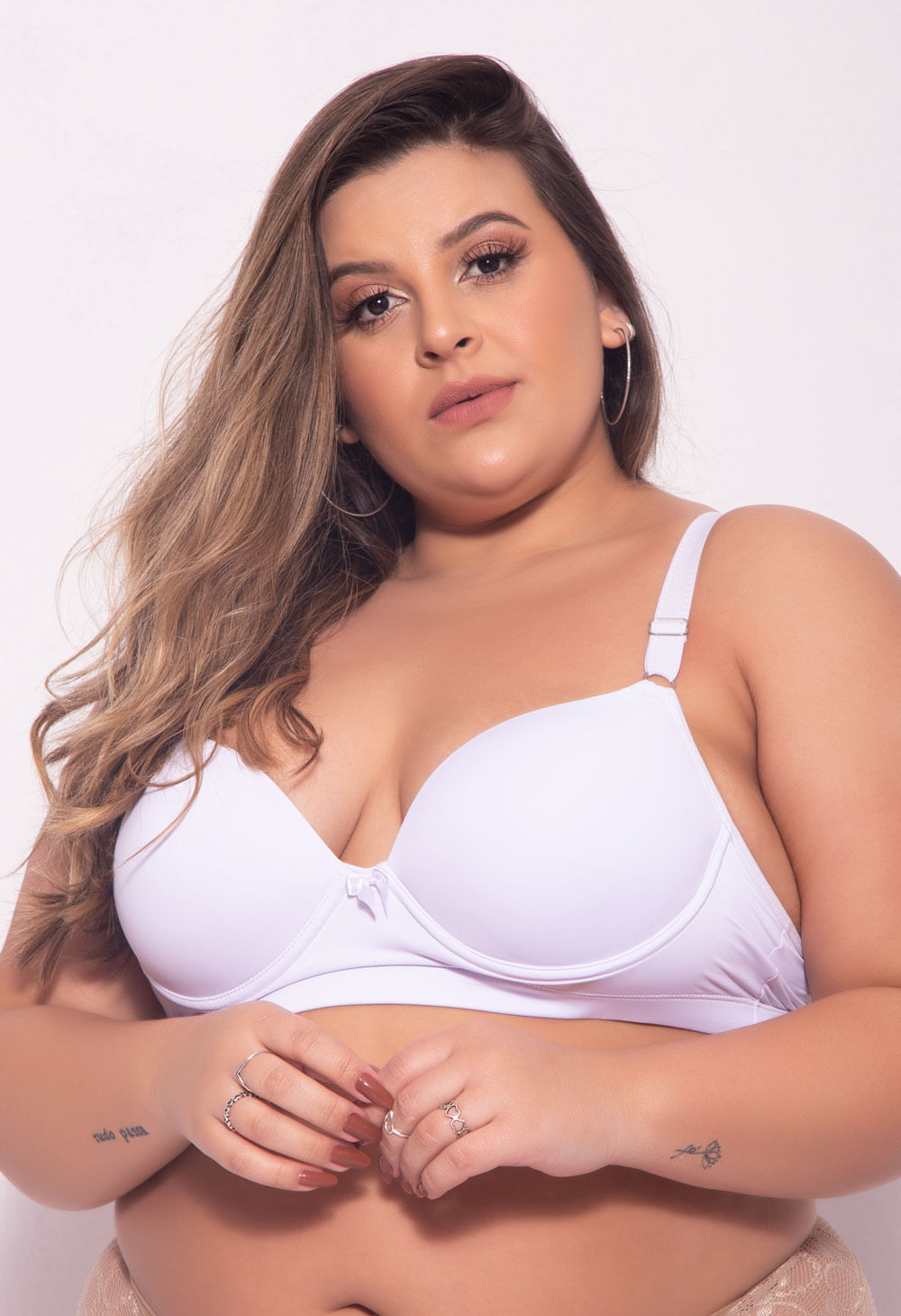 sutiã plus size com alças largas